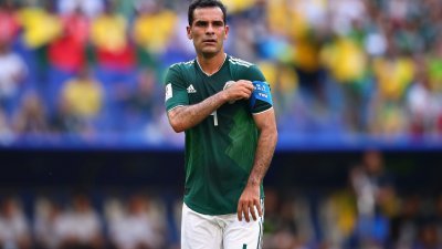 39岁的墨西哥球星兼五届世杯元老马尔奎斯，周六在推特上发表了一封告别信宣布正式退役，结束了自己长达22年的职业球员生涯。