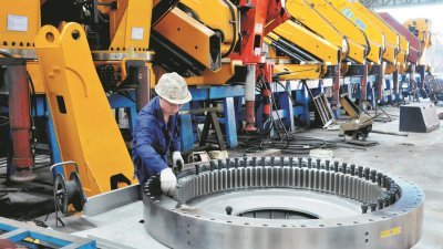 4月财新中国制造业PMI进一步改善，但外需恶化，出口订单跌破50。