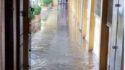 沙登公民华小深受逢雨成灾的问题困扰，沙登华团联合总会呼吁州政府关注及协助解决。