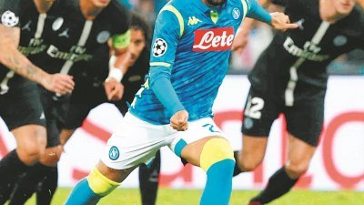 纳波利前锋因西涅以点球救主，成为欧冠史上首位连续5个主场比赛破门的意大利球员。