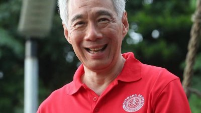李显龙：新加坡总理兼该人民行动党秘书长