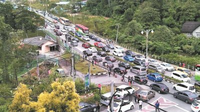 为改善金马仑高原每逢假日均出现交通拥挤的问题，彭州政府将采取多项措施。