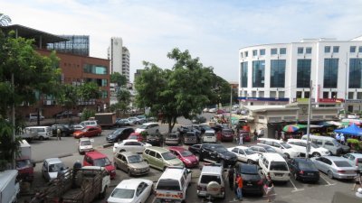 芙蓉市议会将实行采用电子缴付应用程式及停车固本，向公众征收停车费。