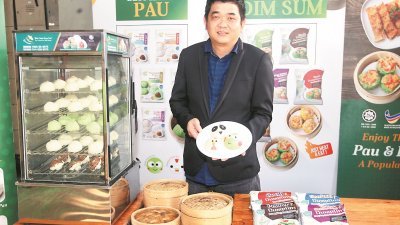 大马首创清真冷冻包及点心“TSL Bestmas”把华裔传统美食介绍给友族同胞，在张树利和其团队的努力下，公司已做好准备冲向国外市场。