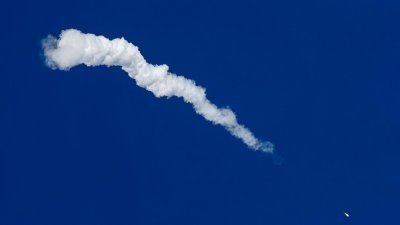 一架载有俄罗斯和美国太空人的“联盟MS-10”飞船周四从哈萨克斯坦境内发射。火箭升空约119秒后出现问题，其2级推进器突然熄火，导致两人须进行紧急降落。