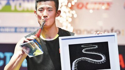刚赢得法国赛的中国奥运男单冠军谌龙，由于在积分榜排名第27，将成为广州总决赛的“沧海遗珠”。