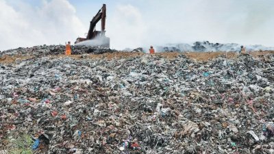 位于峇吉里国会选区的巴口垃圾场早已爆满，形成垃圾山，并屡传火患。