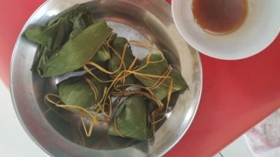 华裔男子练运财周四早上吃粽子时，心脏病发猝死。图为其生前享用著的碱水粽，但已“粽在人不在”。