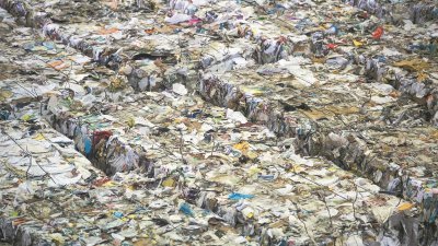自中国拒收“洋垃圾”后，大马等东南亚国家正成为西方发达国家的替代垃圾场。（档案照）