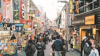 日本经济滑入衰退的可能性为70%。
