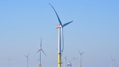德国在波罗的海最大风力发电场阿科纳，共有60座风力发电机。-法新社-