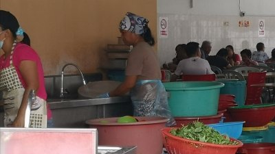 圣淘沙大部分地区恢复水供，餐饮店到处高朋满座。