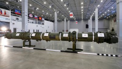 俄罗斯国防部和外交部在今年1月23日联合召开的记者会上，展出9M729巡戈导弹的零件。这款导弹被美国指控，违反《中导条约》中限制导弹射程的规定。