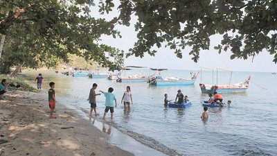 尽管非政府组织和环境学者针对槟岛南部填海计划的环评报告提出许多意见，但环境部有无考量这些意见却是不得而知。