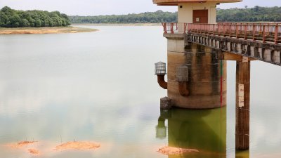 柔州近月来天气乾旱炎热，柔州多个滤水站水位持续下降。（档案照）