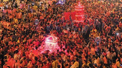 一年一度的柔佛古庙游神活动即将来临，警方发布封路通知。