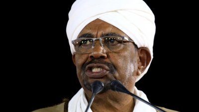 苏丹总统巴希尔被国际刑事法院以战争罪通缉，已多年没有在媒体露面。他周五罕见地在总统府透过电视向全国发表谈话。