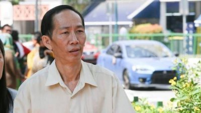 新加坡移民与关卡局警曹长钱炳森因接受性贿赂以及触犯多项罪名，被判坐牢3年。