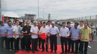 耗资2000万令吉，全长1.6公里的科技园通往柔府路段，往返各拥有3条车道，如今正式通车。