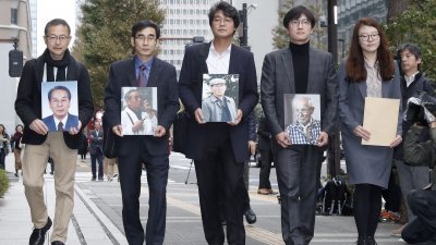 韩国律师前往日本要求新日铁住金赔偿。