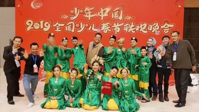 霹雳艺术学校为国争光，在中国2019年全国少儿春节联欢晚会上，以马来传统舞蹈获得金奖。