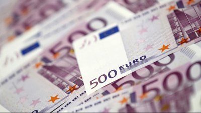 为防范洗钱活动，欧洲中央银行自本月27日起，开始停止发行500欧元钞票。