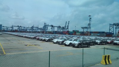 巴生北港有意成为东南亚区域汽车转运中心，目前可容纳20万辆汽车。