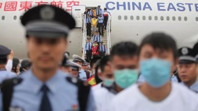 西班牙日前将涉及跨国电信诈骗的94名台湾籍嫌犯遣送中国。