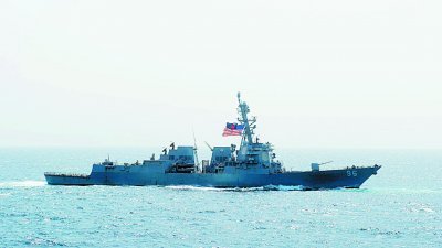 美军驱逐舰“班布里奇”号曾协助两艘被袭的油轮，西方国家据报计划派军队为在波斯湾附近航行的油轮护航。