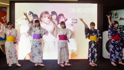 DEAR KISS成员Nonoko（左起）、Rikako、Saki、Maho和Miiwa初次来马，苦练马来文只为更接近粉丝。