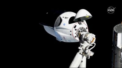 “龙”太空船于周日飞抵国际太空站，并顺利的完成对接，将会在周五返回地球。若一切顺利，SpaceX将会在7月将两名太空人送上太空。