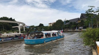 马六甲州政府欲接管第二期美化甲河计划，却因为前高官涉 贪被调查而受阻。