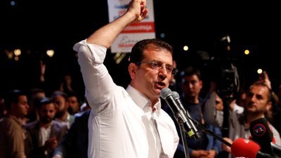 选举中以微差票数赢得伊斯坦布尔市长的伊马姆奥卢，当地时间周一在选委会宣布选举无效后，呼吁支持者勿放弃希望。