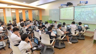 吉隆坡崇文华小如今全面迈向数码学校发展，不论施教课程或校内事务行政，都设有完整一套线上系统，是国内数一数二的数码学校楷模。（摄影：颜泉春）
