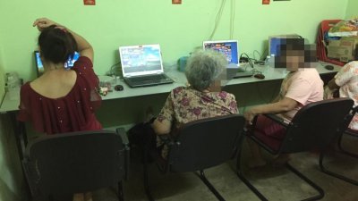 一些上了年纪的婆婆级嫌犯也精通电脑及互联网操作，沉迷网上赌博，令警方也感到不可思议。