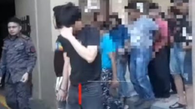 2名涉及同志卖淫交易的越南籍男子，周一被提控上庭时俯首认罪。（图取自槟州移民局面子书）
