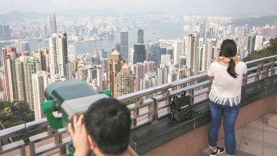 香港游客到访数量8月按年减少近40%。