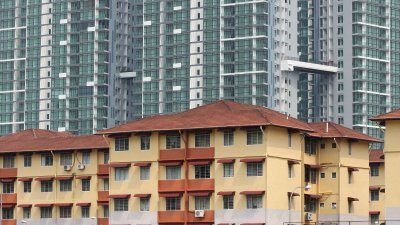 大马明年起降低外国人在城市地区购买滞销公寓的价格，新加坡受访房产专家认为，尽管汇率诱人，但因政策反复多变，加上只限买滞销公寓，料不会引发新加坡人蜂拥购买的局面。（档案照）