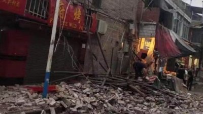 内江市市中区全安镇一处房屋出现垮塌。（图取自网络）
