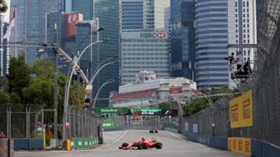 不受烟霾影响，一级方程式（F1）新加坡大奖赛夜间正赛和其他现场活动将照常举行，主办方也会在现场售卖N95口罩并采取必要措施。