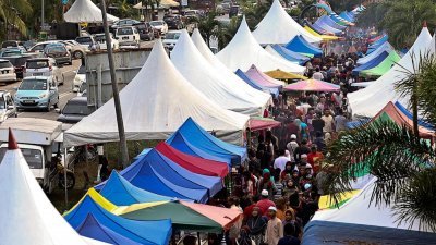 吉打州政府宣布取消今年的斋戒月市集及开斋戒市集，以避免民众交叉感染新冠肺炎。