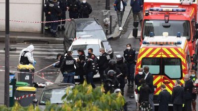 《查理周刊》巴黎总部2015年1月7日遭恐怖分子袭击。12人在袭击中死亡，另有11人受伤。（档案照）