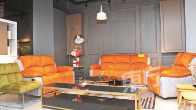 前身为Creative Home Avenue的家具销售品牌iFurniture.my，除了陈列销售其他牌子的餐桌和床褥，也有自己的沙发设计师，为客人特制合心意的沙发，而且将来也会开始提供其他服务，如线上虚拟摆设配对等。