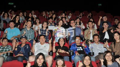 李心洁在电影特映会亮相，呼吁观众踊跃入场支持《夕雾花园》。