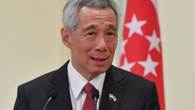 新加坡总理李显龙呼吁民众，分办网上有关武汉肺炎的讯息。