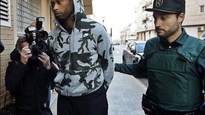 葡萄牙后卫鲁本-塞梅多因为参与抢劫、袭击、绑架、非法持枪等违法行为，被瓦伦西亚法庭判处5年缓刑。
