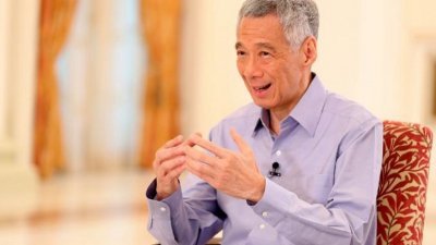 新加坡总理李显龙周日傍晚7时30分起，发表以“克服这一代危机”为主题的演说。