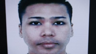 柔佛警方通缉40岁新加坡男子莫哈末阿兹里。