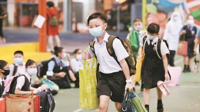 新冠肺炎疫情爆发，全国学校关闭提早结束学年，令学子经历了难忘的一年。