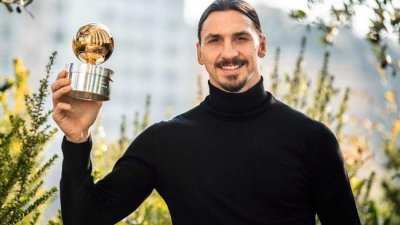 凭借著自己在AC米兰的出色表现，“高龄”39岁的伊布拉欣莫维奇今年第12次拿下瑞典金球奖。